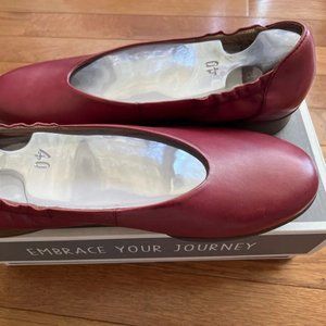 Dansko Kira Aniline Calf Leather Slip On Flat Shoes Lichen EU 40 US 9.5-10